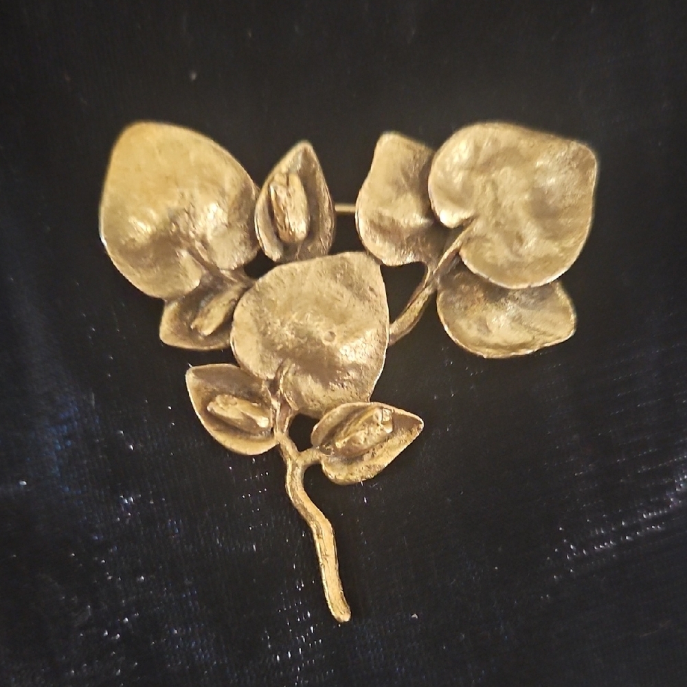 Gold-tone Leaf Brooch By The Museum Company